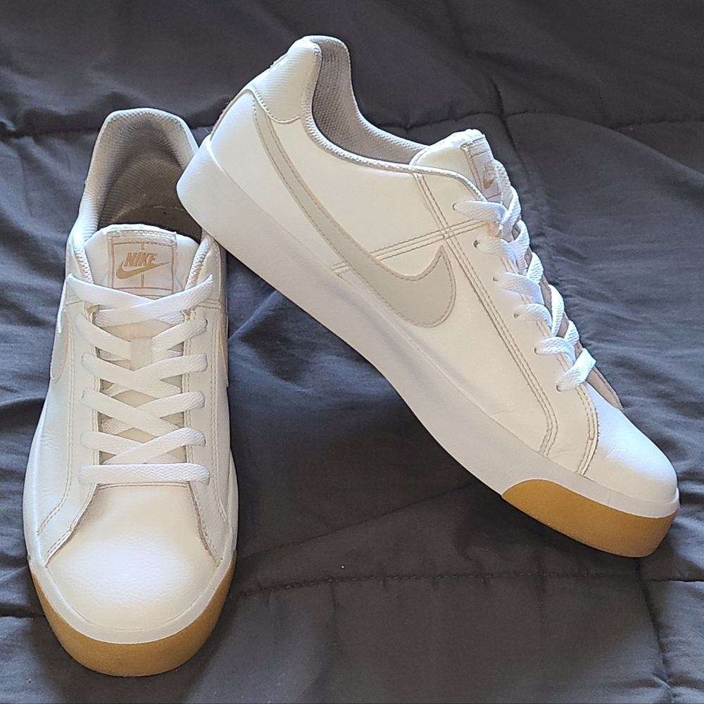 Men's Nike Court Royale Low Shoes  White Gum Size 10.5 EUC
